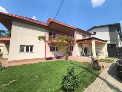 Vila de lângă Catedrala Ortodoxă ,,Sfânta Cuvioasă Parascheva"