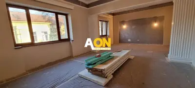 Spatiu Comercial Renovat cu Curte Interioara 7 Euro/mp