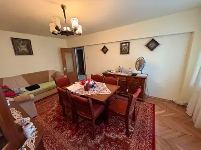 Apartament 3 camere, etaj 2 - Cugir