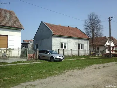 Casa 80 mp cu doua camere de vanzare in Pelisor
