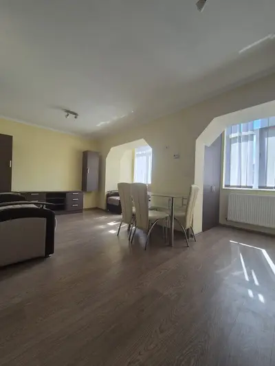 Apartament 3 camere, zona Dumbrava Nord