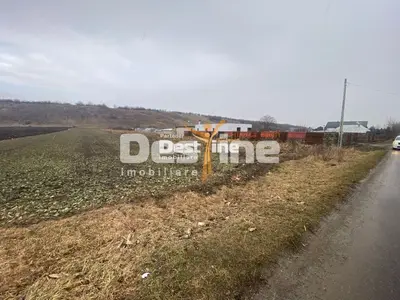 Teren de vanzare Girov 24.500 Euro 3200MP