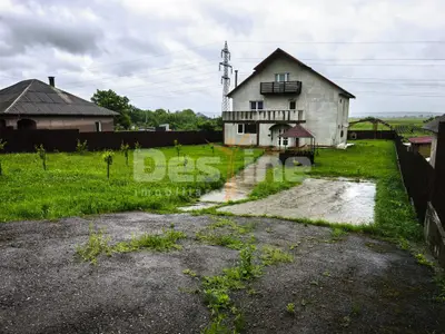 Vila cu etaj si mansarda, teren 7.200 mp, 1.550 mp intravilan