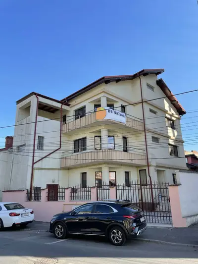 Ag BRASADAS vinde vila 8 cam curte 237mp D+P+2+M  13 Sept.