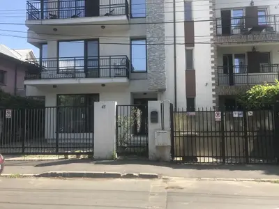 Splaiul Unirii, Mihai Bravu, parter in vila
