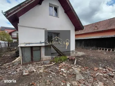 Casă cu mansardă pe strada Salcâmilor, zonă semicentrală