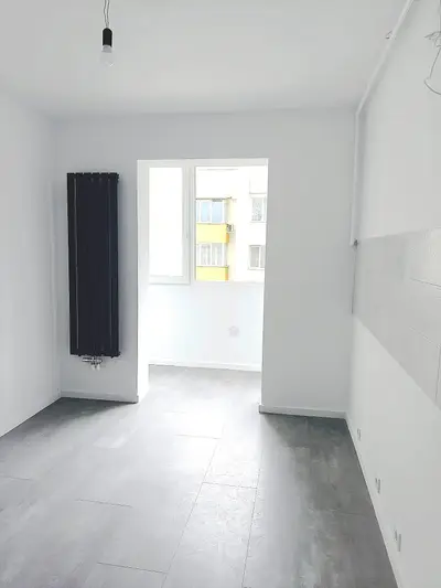 Apartament ultrafinisat, complet renovat, situat în centrul orașului.