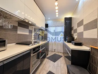 Ap. 2 cam - Etaj 1 - Renovat - Mihai Bravu – Ploiești - 52 mp + Boxă