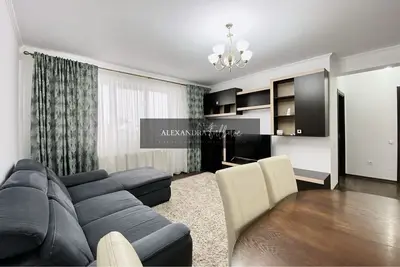 Apartament 3 camere, 2 balcoane, etaj intermediar, parcare.