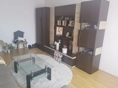 Apartament 3 camere de închiriat – Dumbrava Nord