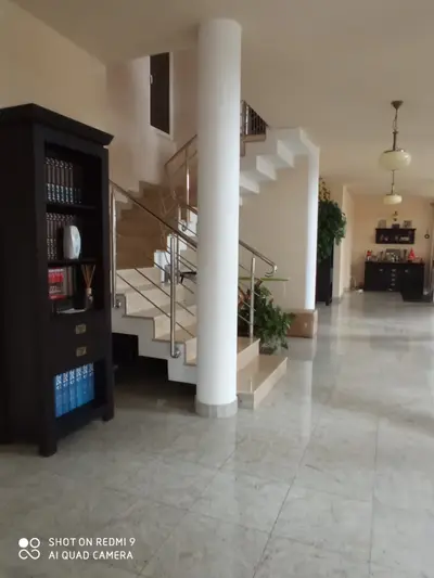 Casa lux de vanzare in Sangeorgiu de Mures,zona Apollo strand,,parter+etaj,su.386mp,pe un teren generos de 2200mp,deschidere pe 3 strazi.