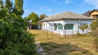 Casă 7 camere | Teren 2.656 mp | Românești | 146 S.U.T. | Gaz +Curent
