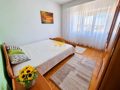 3 camere