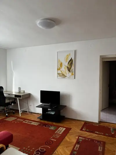 Vand ap. cu 2 camere in zona Cornisa