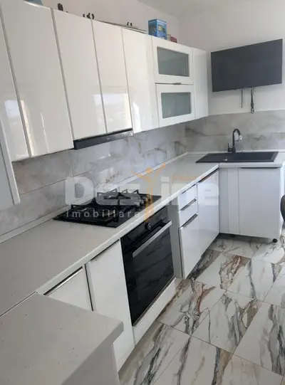 Casa + 2500 mp teren de inchiriat in zona Rond Pacurari