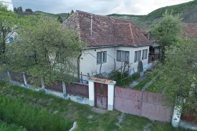 Vand casa cu 5 cam.in Ginesti ( Gegesd)