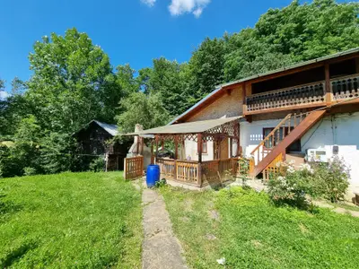 Casa de la marginea padurii!