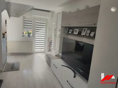 Apartament 3 camere, spatios, mobilat ,Pod inalt, 2 balcoane zona Unirii