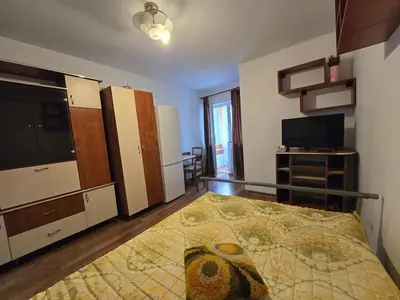 Garsonieră de închiriat | Galata | Etaj 2 | Centrală proprie | Mobilată și utila
