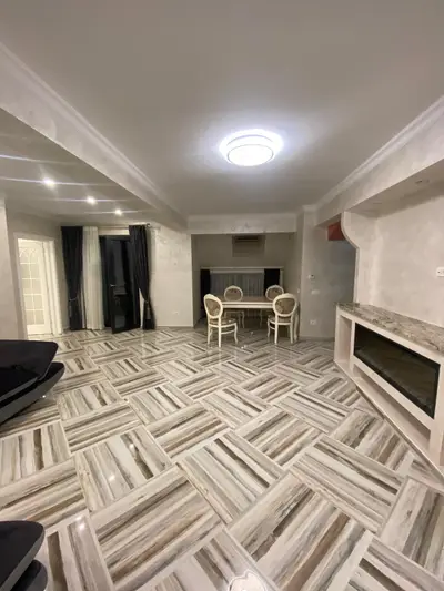 Apartament 5 camere, Zona Areni