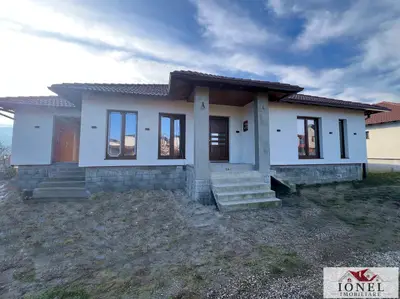 Casa noua finisata de vanzare in Sard