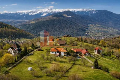 Casă tradițională cu 1800 mp teren în Sohodol, Bran | Priveliște superba