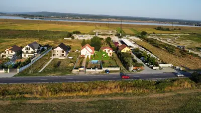 Vilă cu Piscină și Teren Generos 3.600 mp – Marcea-Slăvitești Valcea