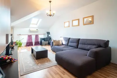 REZERVAT! Apartament 2 camere spațios | Parcare & cheltuieli mici