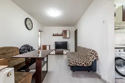 Apartament cu 3 camere, etaj 1 + loc de parcare pe Aleea Predeal