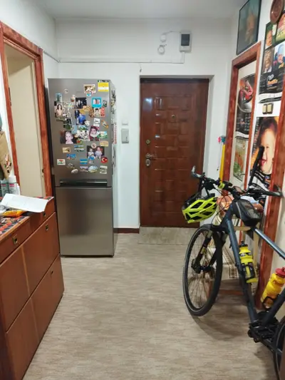Vand apartament cu 3 camere cu garaj autorizat in zona 7 Noiembrie