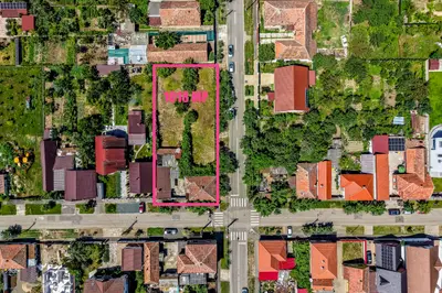 Casă cu teren 1018 mp și 2 fronturi stradale - Bujac