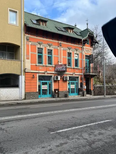Închiriez spațiu comercial