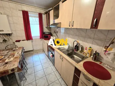 Apartament cu 3 Camere, Etaj Intermediar, Lift, Zonă Ultracentrală