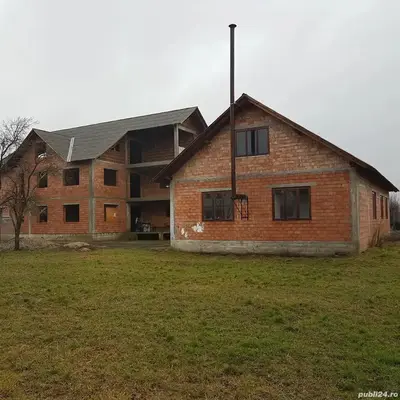 Vând casa și atelierul
