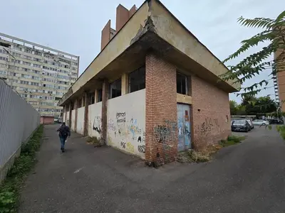 Hală strada Libertătii,274 mp utili