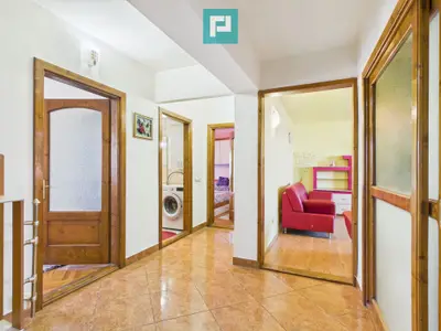 Apartament 3 camere de inchiriat - 360 €/lună