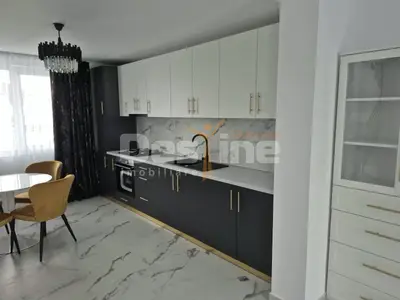 Oportunitate unica Apartament cu 2 sau 3camere in zona Pietricica