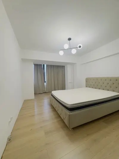 BRASASDAS vinde Ap 2 cam etaj 4/8 pe Bd Unirii.