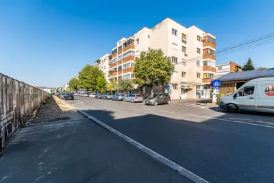 Apartament 3 camere, etaj 1,  zona Băncilor / Podgoria