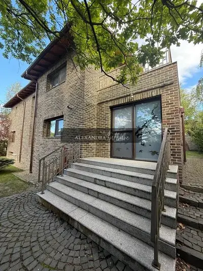 Casa individuala 7 camere l 310 mp utili l garaj l Faget