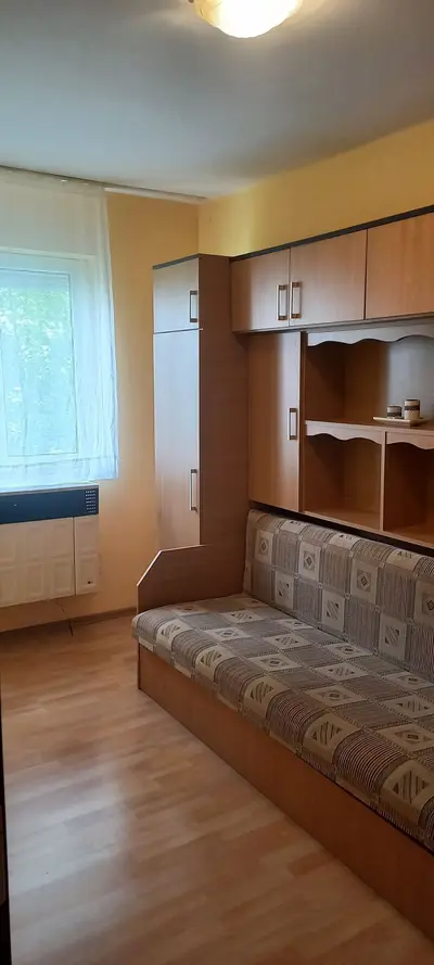 BRASADAS vinde ap 1 cam etaj 3/4 Soarelui.