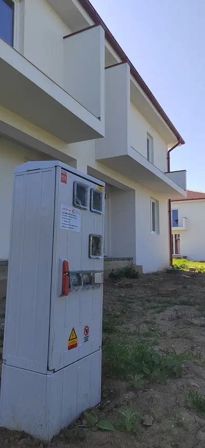 Casă nouă de vânzare
