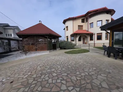 Reducere pret! ! Vila top cu piscina inchisa,  incalzita, barbeque