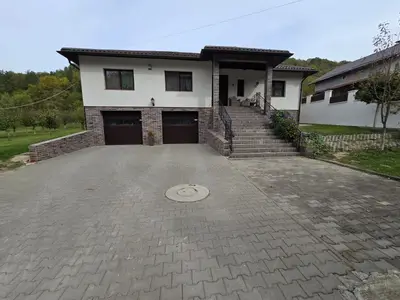 Casa 6 camere,300 mp,2500mp teren, Valea Iubirii,0% comision