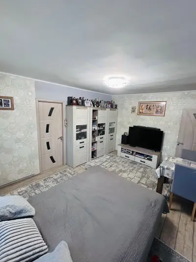 BRASADAS vinde ap 2 cam RENOVAT etaj 1/4 14 Mai Nufărului.