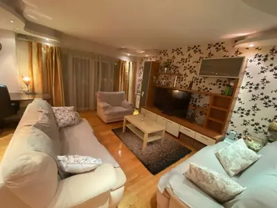 Închiriez apartament 2 camere aviatiei str,capalna nr 38, 650€