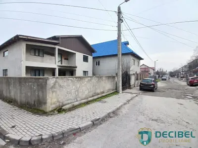 Vilă Spațioasă cu 6 camere, 234mp construiți, în Cartier Tineretului