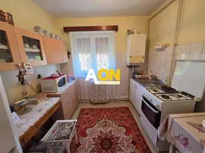 Apartament 2 camere, semidecomandat, zona Closca