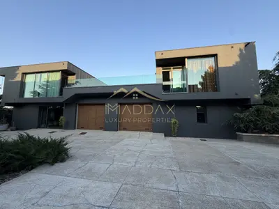 Vila Exclusivista *2223mp teren* / Piscina proprie / 5 garaje / Otopeni