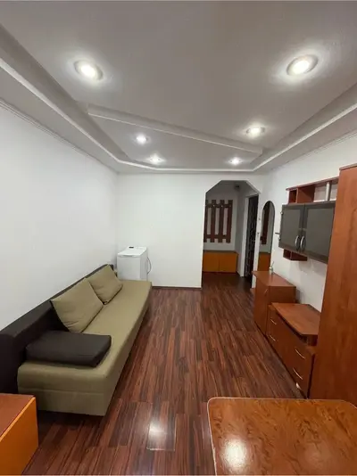 GARSONIERĂ DE ÎNCHIRIAT – ZONA LIPOVEI | PARTER